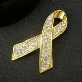 סיכת חופש מעוצבת בזרקונים